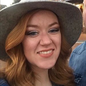 Meet your Posher, Cassandra